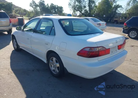 2000 Honda Accord 3.0 Ex из США, поврежденный, VIN 1HGCG1658YA066241